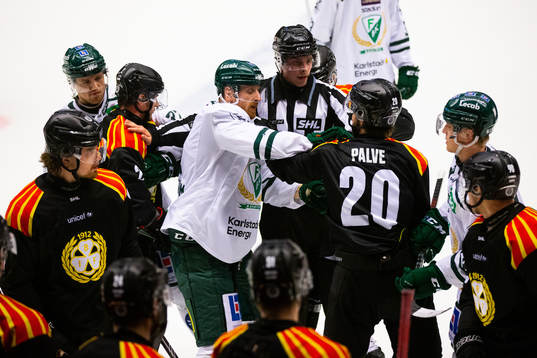 Brynäs Oula Palve och Färjestads Pontus Widerström