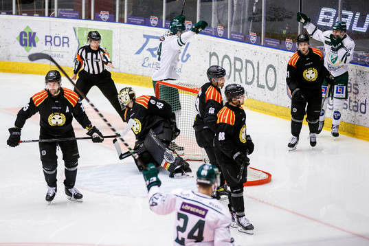Brynäs Simon Bertilsson , målvakt Viktor Andrén , Anton