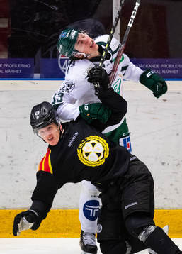 Brynäs Daniel Mannberg och Färjestads Albert Johansson