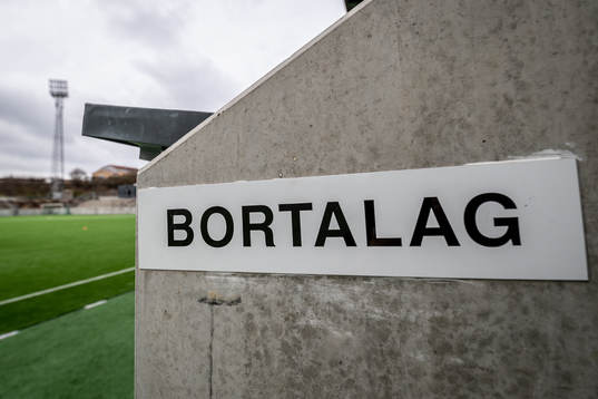 Skylt för bortalag