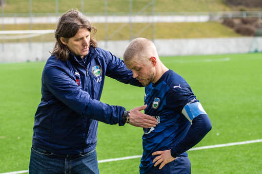 Österlens tränare Agim Sopi och Adam Barchan