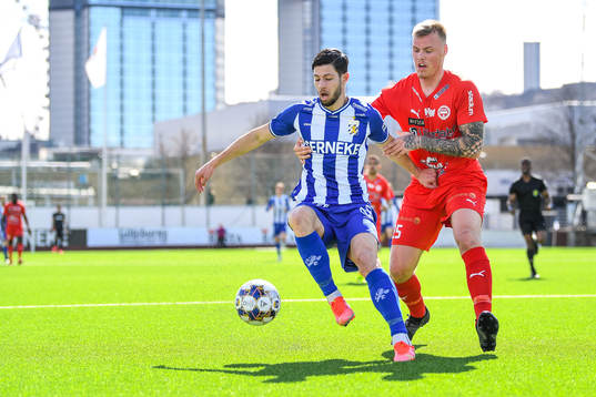 IFK Göteborgs Kevin Yakob och Värnamos Victor Eriksson