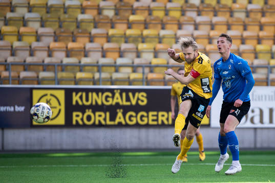Elfsborgs Johan Larsson och Halmstads Andreas Bengtsson