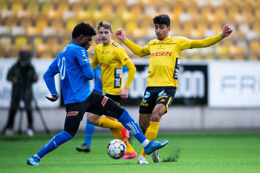 Halmstads Joseph Baffoe och Elfsborgs Ahmed Qasem