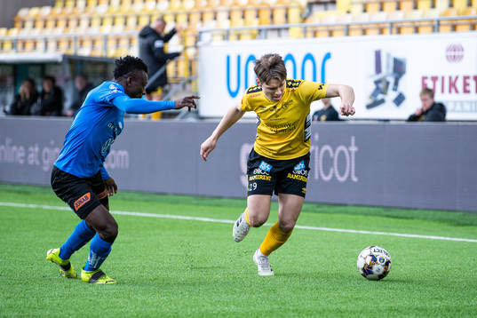 Elfsborgs Oliver Zandén och Halmstads Thomas Boakye