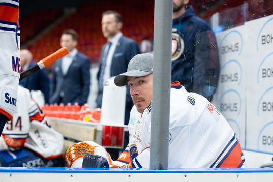 Växjös målvaktstränare Andreas Andersson ombytt som