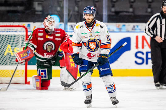 Växjös Andrew Calof jublar och samtidigt deppar