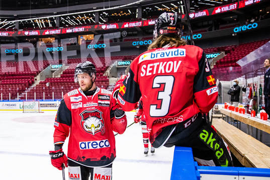 Malmö Redhawks Carl Persson jublar
