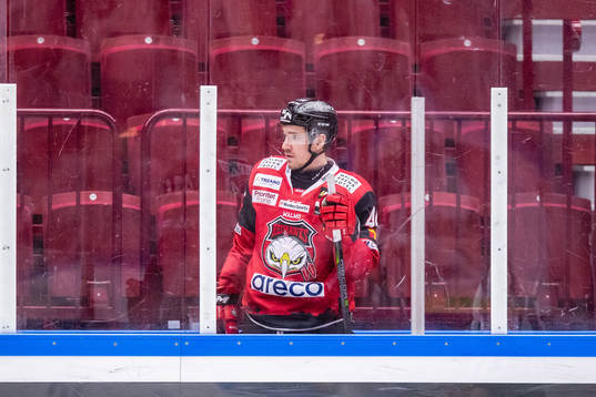 Malmö Redhawks Jesper Jensen Aabo i utvisningsbåset