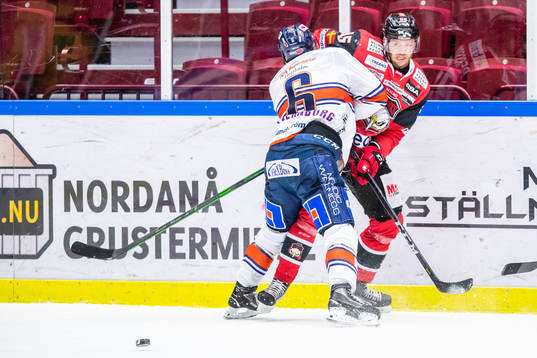 Växjös Victor Stjernborg och Malmö Redhawks Carl Persson