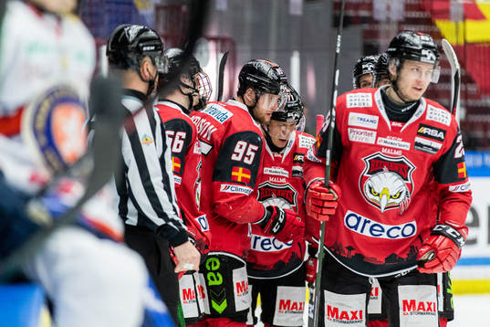 Malmö Redhawks Carl Persson jublar