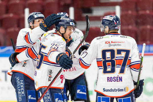 Växjös Linus Nässén och Robert Rosén jublar