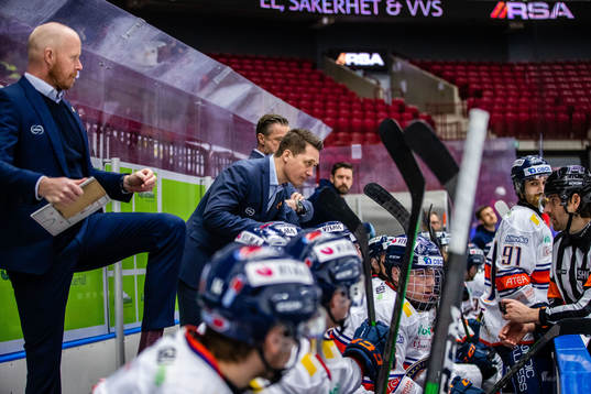 Växjös tränare Sam Hallam