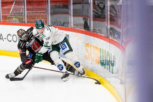 Örebros Daniel Muzito Bagenda och Färjestads Niclas