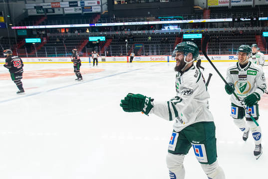 Färjestads Jesse Virtanen jublar