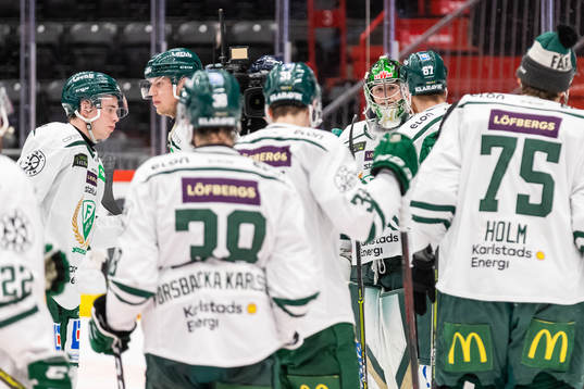 Färjestads målvakt Henrik Haukeland jublar