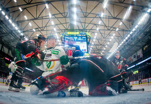Örebros Robin Salo, målvakt Jhonas Enroth och Färjestads