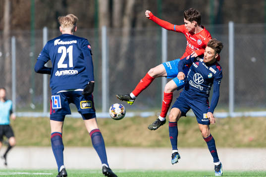 Helsingborgs Max Svensson och Östers Tatu Varmanen