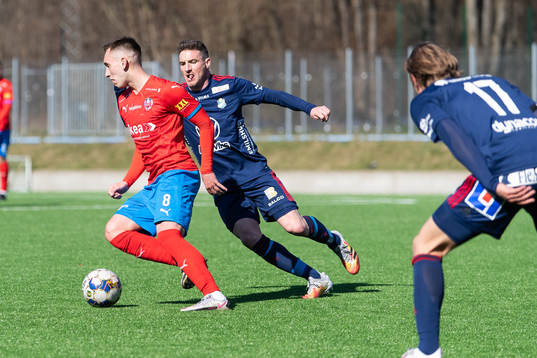 Helsingborgs Vladislav Kreida och Östers James Keene