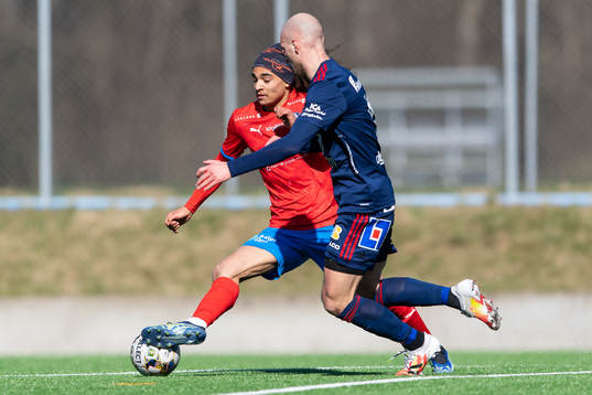 Helsingborgs Adam Kaied och Östers Jonathan Drott