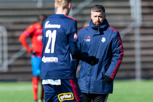Östers tränare Dennis Velic