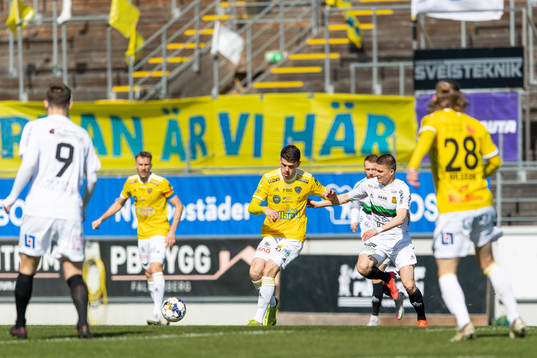 Falkenbergs Samuel Adrian och GAIS Johan Andersson