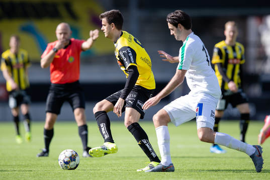 Häckens Alexander Jeremejeff  och Varbergs Oliver Stanisic