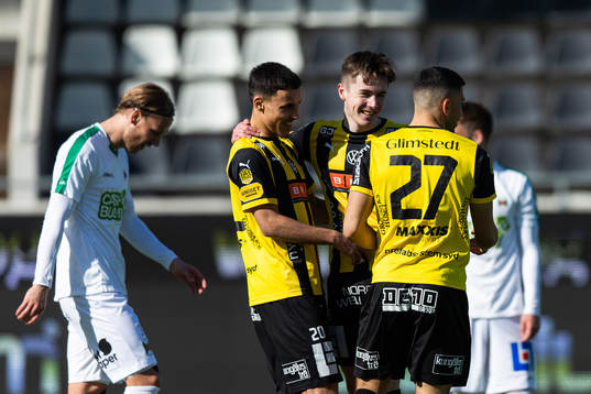 Häckens Patrik Wålemark jublar