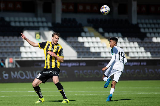 Häckens Johan Hammar och Varbergs Tashreeq Matthews