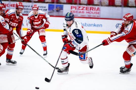 Västerviks Tim Wahlgren och Timrås Christopher Liljewall