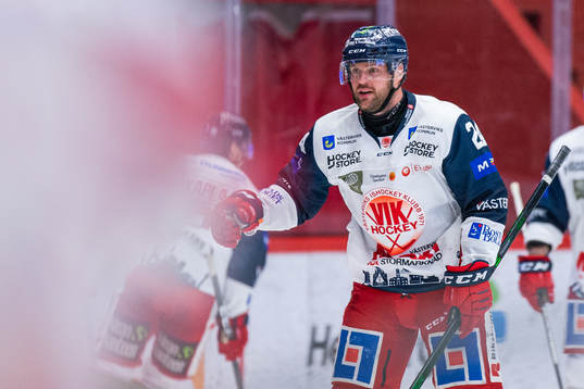 Västerviks Zach Budish jublar