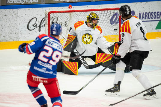 Oskarshamns Kim Rosdahl gör 1-1