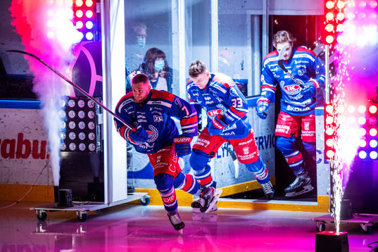 Oskarshamns Adam Janosik och Filiph Engsund skrinnar in
