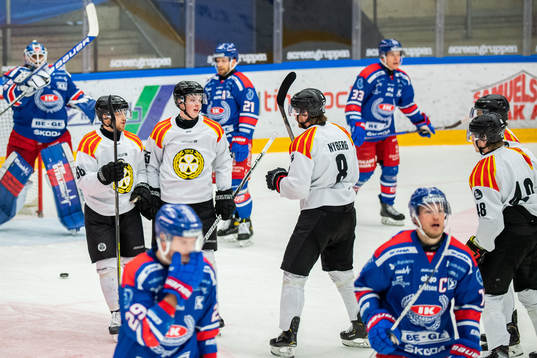 Brynäs Jaedon Descheneau jublar