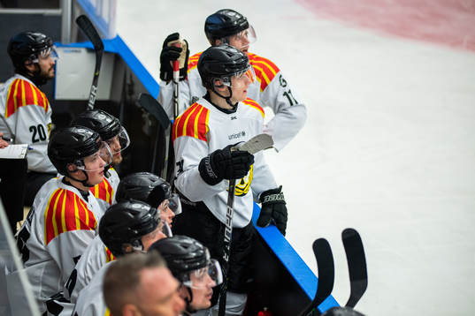 Brynäs spelare deppar i båset