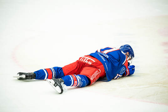 Oskarshamns Jonas Engström blöder