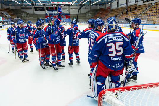 Oskarshamns spelare jublar