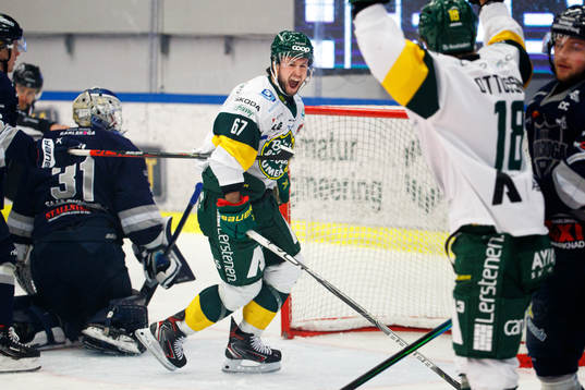 Björklövens Francis Perron jublar