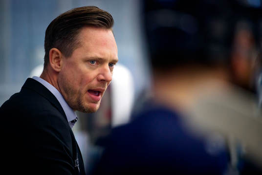 Karlskogas huvudtränare Karl Helmersson