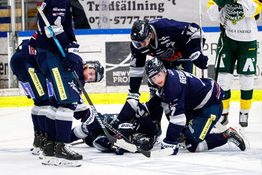 Karlskogas Carl Berglund har ont