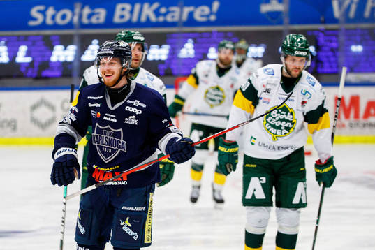 Karlskogas Arvid Aronsson jublar