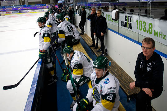 Deppigt i Björklövens bås