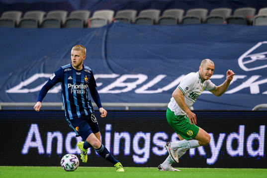 Djurgårdens Kalle Holmberg och Hammarbys Jon Gudni Fjoluson