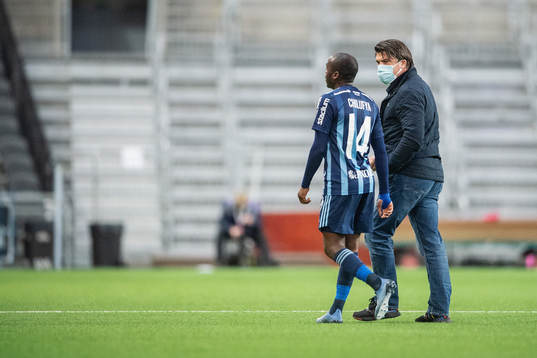 Djurgårdens Edward Chilufya och sportchef Bosse Andersson