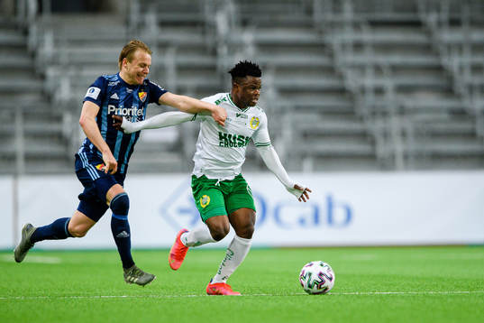 Djurgårdens Elliot Käck och Hammarbys Akinkunmi Amoo