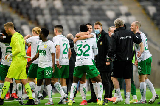 Hammarbys Aziz Ouattara Mohammed och Vladimir Rodic jublar