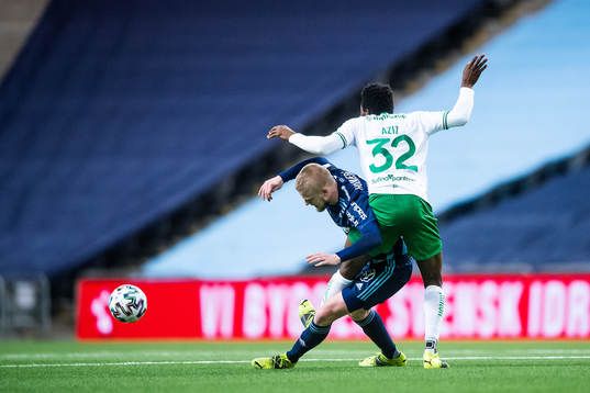 Djurgårdens Kalle Holmberg och Hammarbys Aziz Ouattara