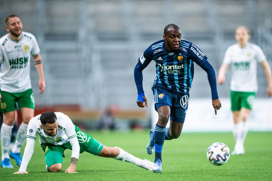 Hammarbys Mohanad Jeahze och Djurgårdens Edward Chilufya
