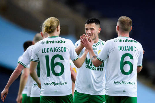 Hammarbys Gustav Ludwigson , Astrit Selmani och Darijan