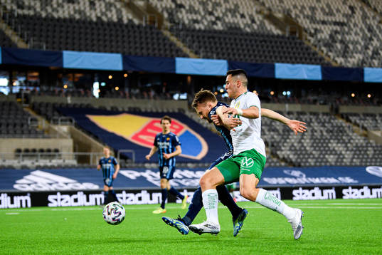 Djurgårdens Jacob Une Larsson och Hammarbys Mohanad Jeahze
